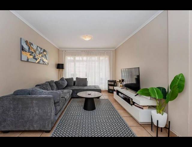 2 BEDROOM APARTMENT FOR SALE IN CASTLEVIEW